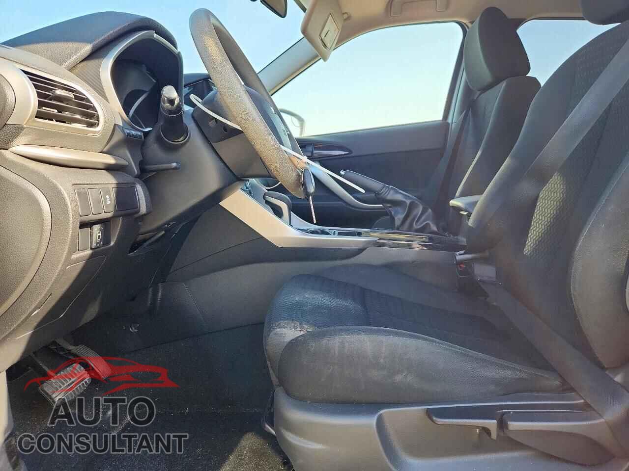 MITSUBISHI ECLIPSE 2018 - JA4AT3AAXJZ041764