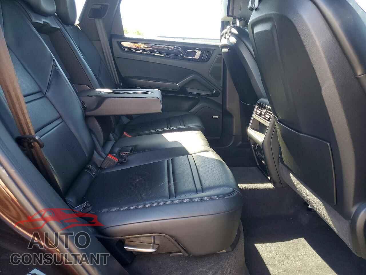 PORSCHE CAYENNE 2019 - WP1AA2AY8KDA17981