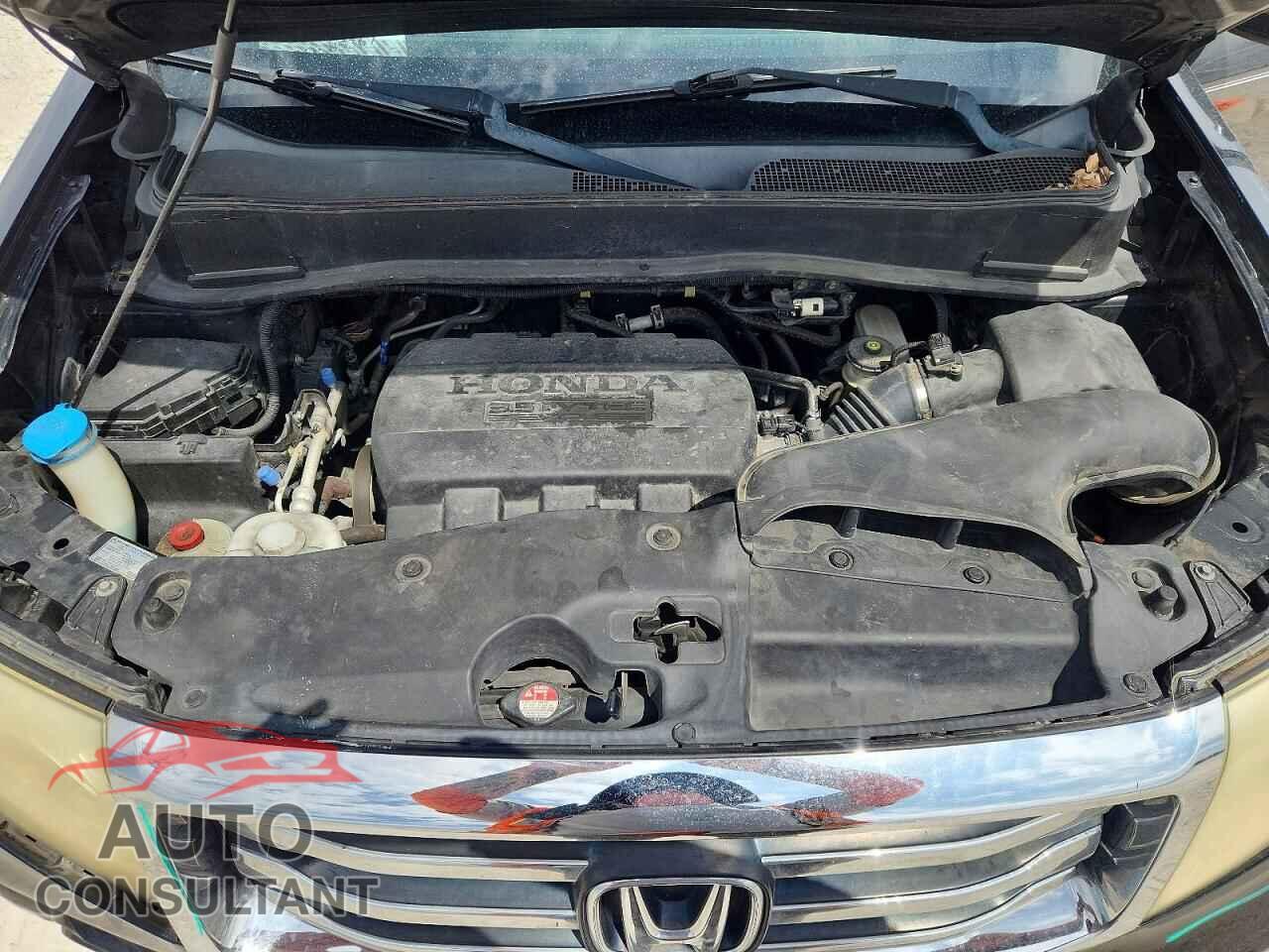HONDA PILOT 2015 - 5FNYF4H52FB025761
