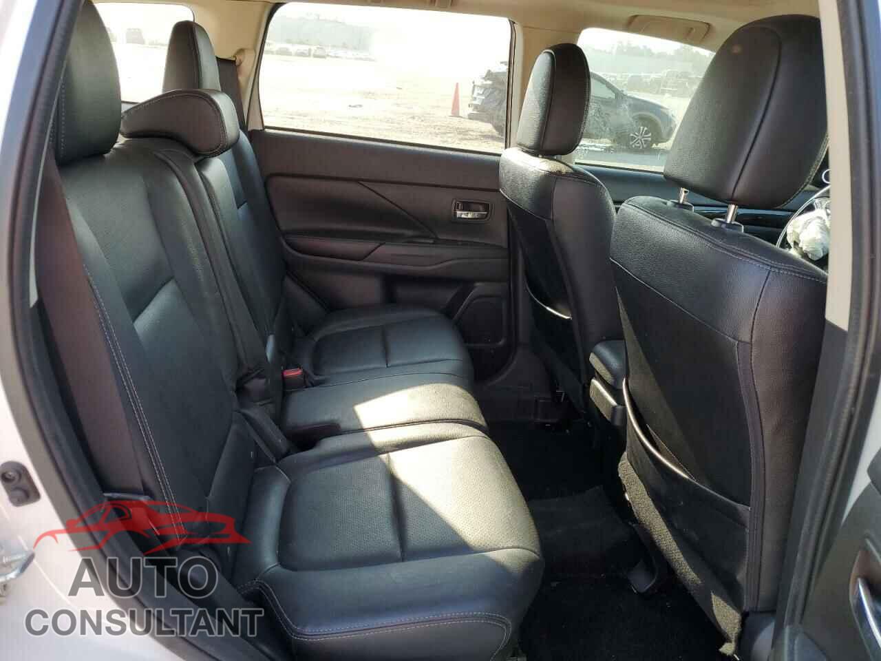 MITSUBISHI OUTLANDER 2017 - JA4AD3A33HZ012406