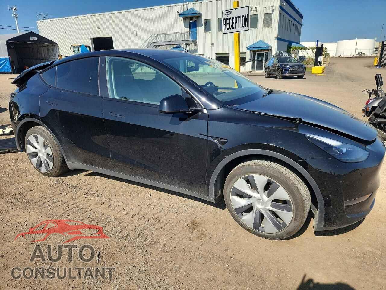 TESLA MODEL Y 2023 - LRWYGDFD8PC221075
