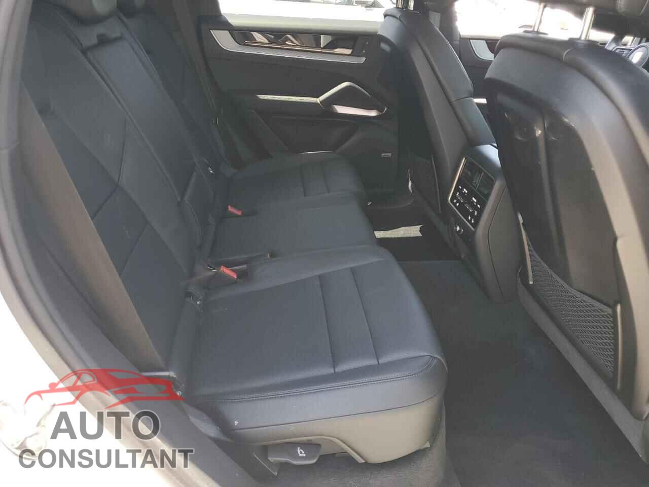 PORSCHE CAYENNE 2024 - WP1AA2AY8RDA02956