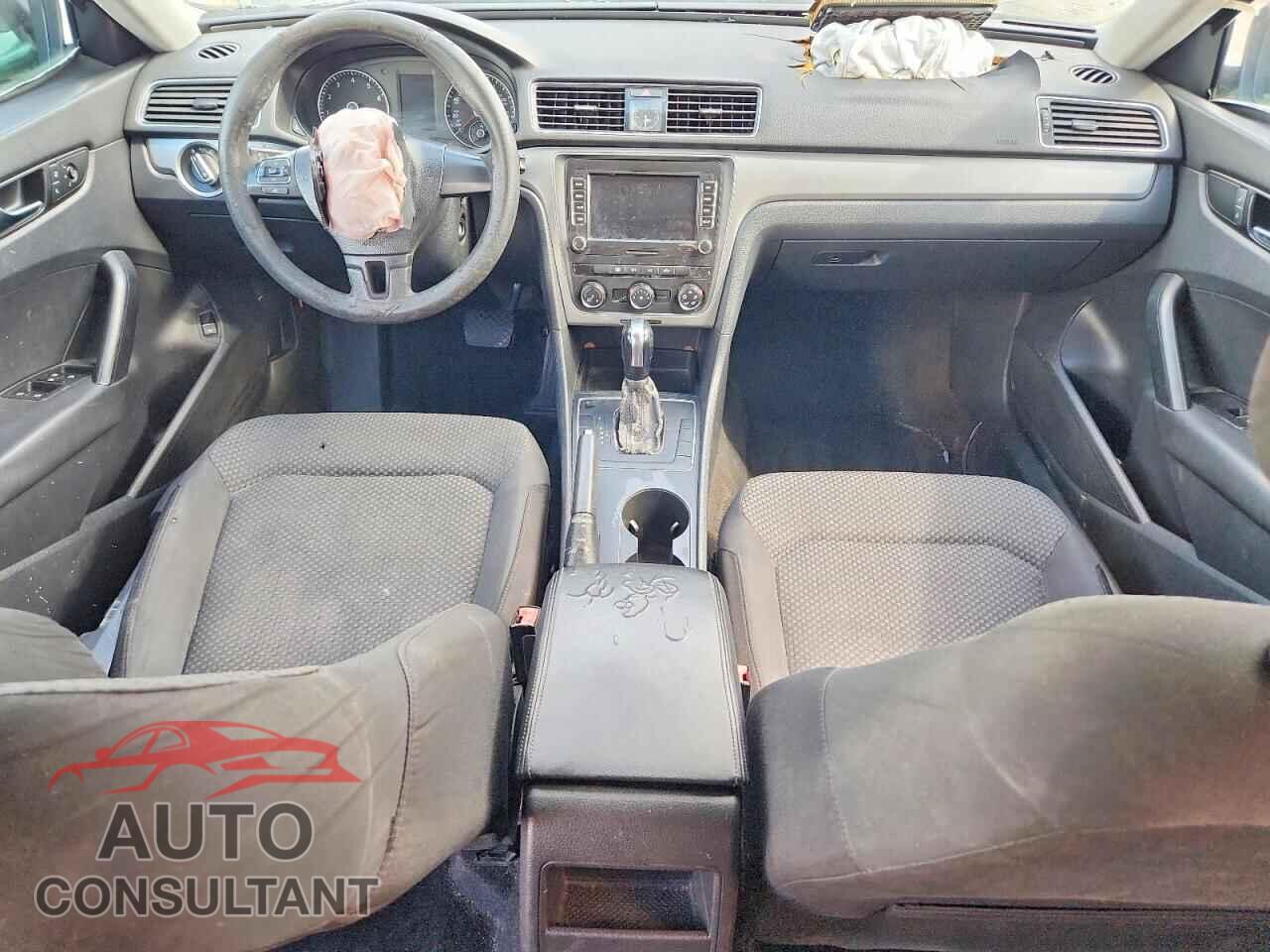 VOLKSWAGEN PASSAT 2013 - 1VWAP7A31DC085174
