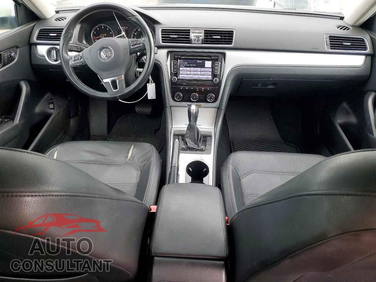 VOLKSWAGEN PASSAT 2013 - 1VWBP7A34DC074058