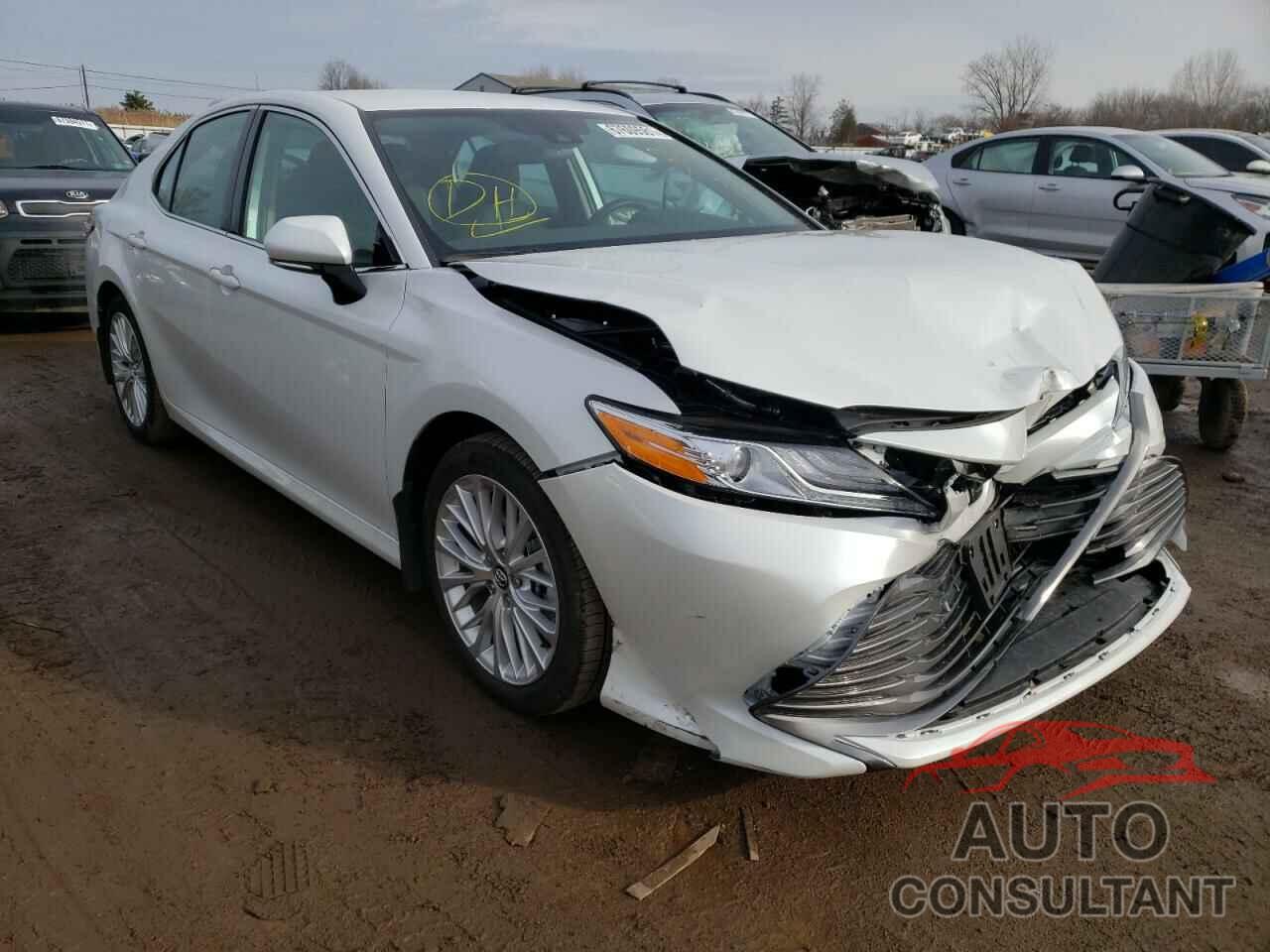 TOYOTA CAMRY 2020 - 4T1F11AK1LU942595