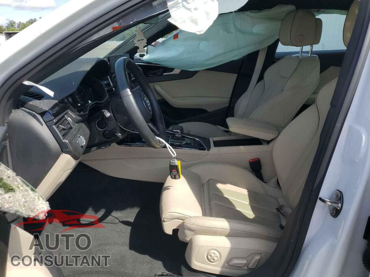 AUDI A4 2021 - WAUDAAF41MN006085