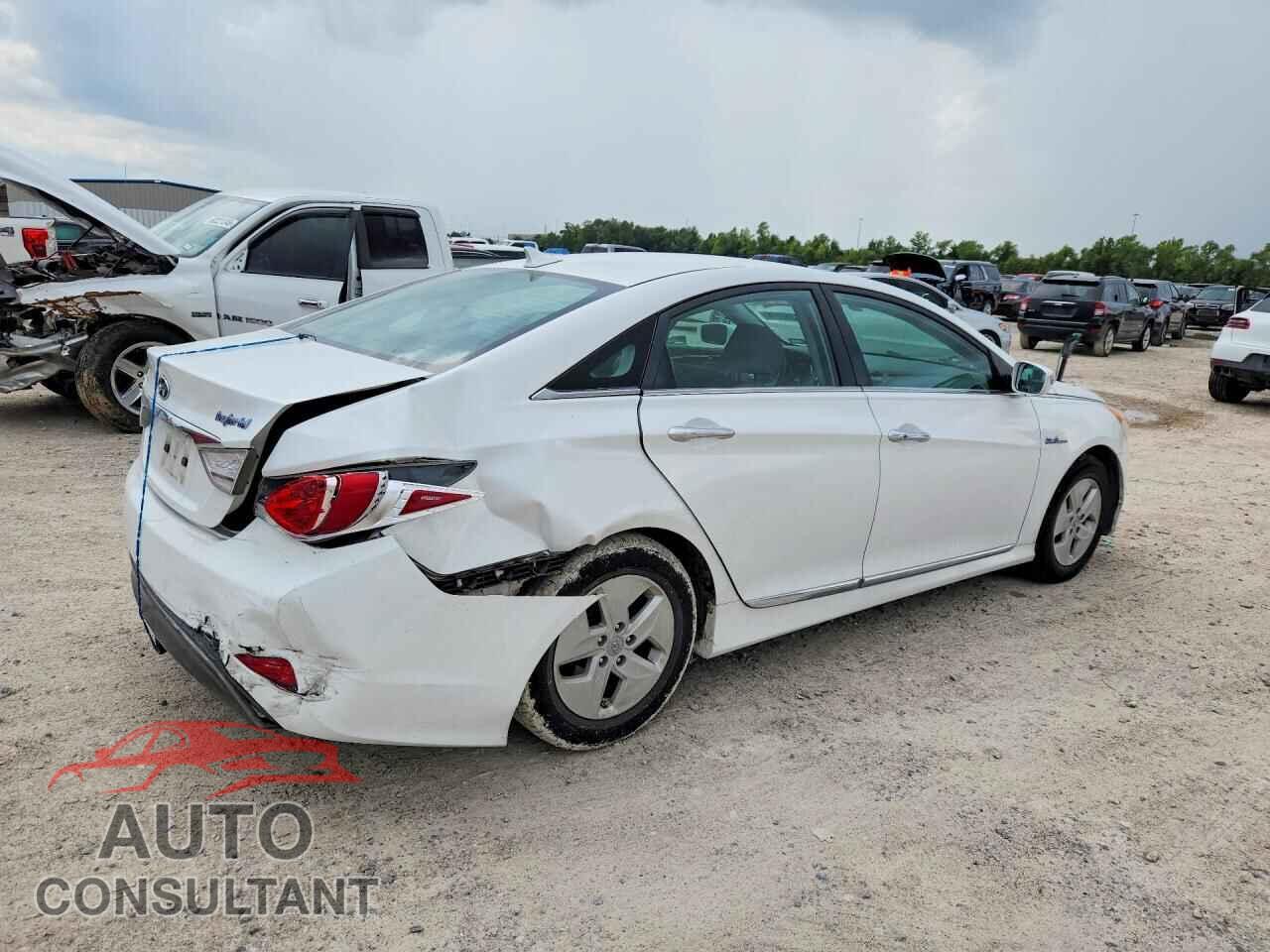 HYUNDAI SONATA 2011 - KMHEC4A42BA008292