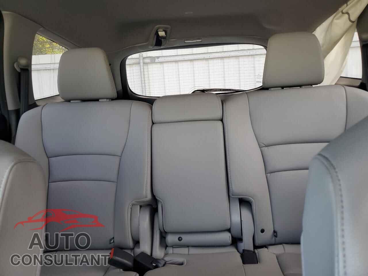HONDA PILOT 2016 - 5FNYF6H69GB085901