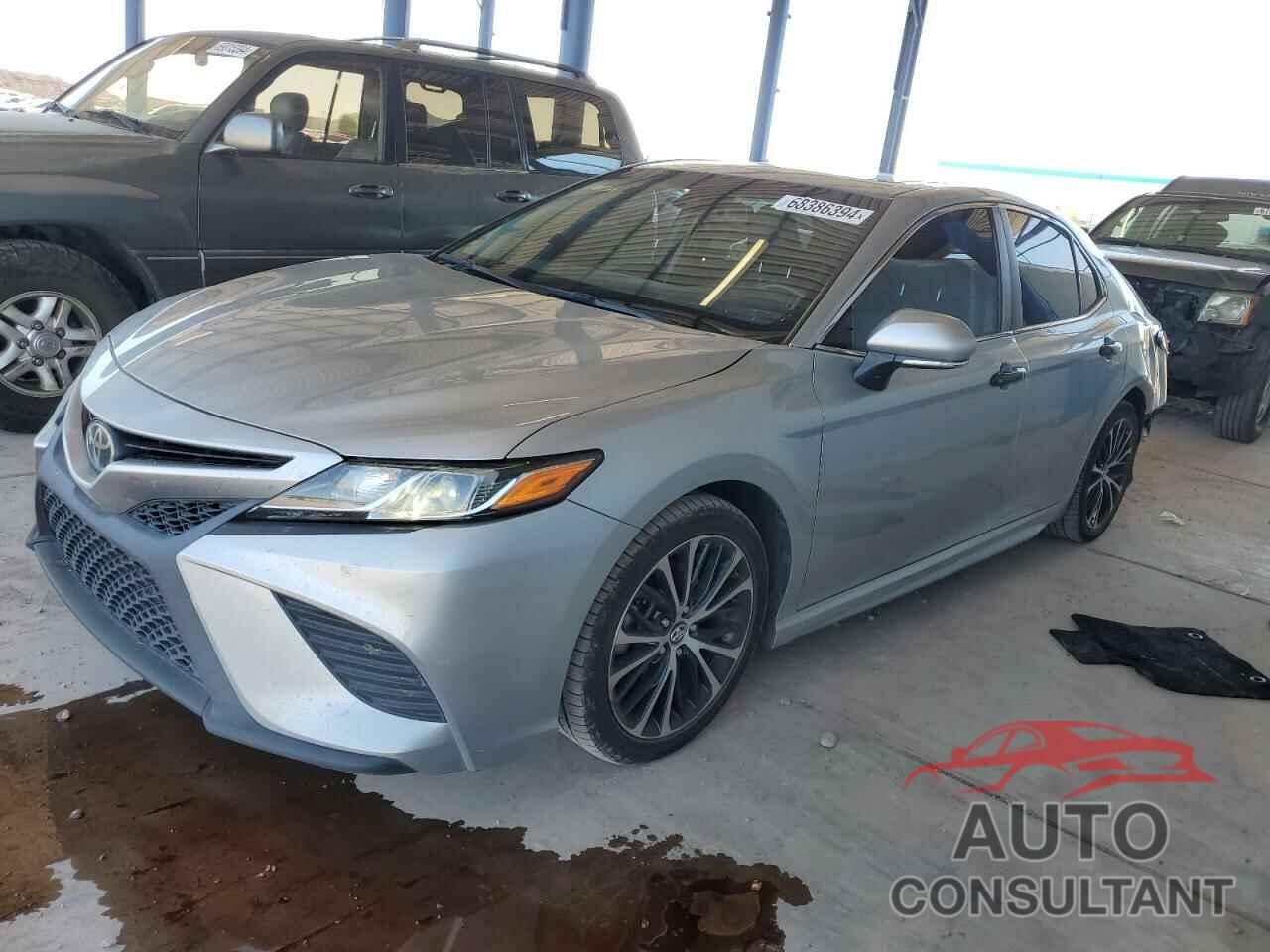 TOYOTA CAMRY 2018 - 4T1B11HK5JU662177