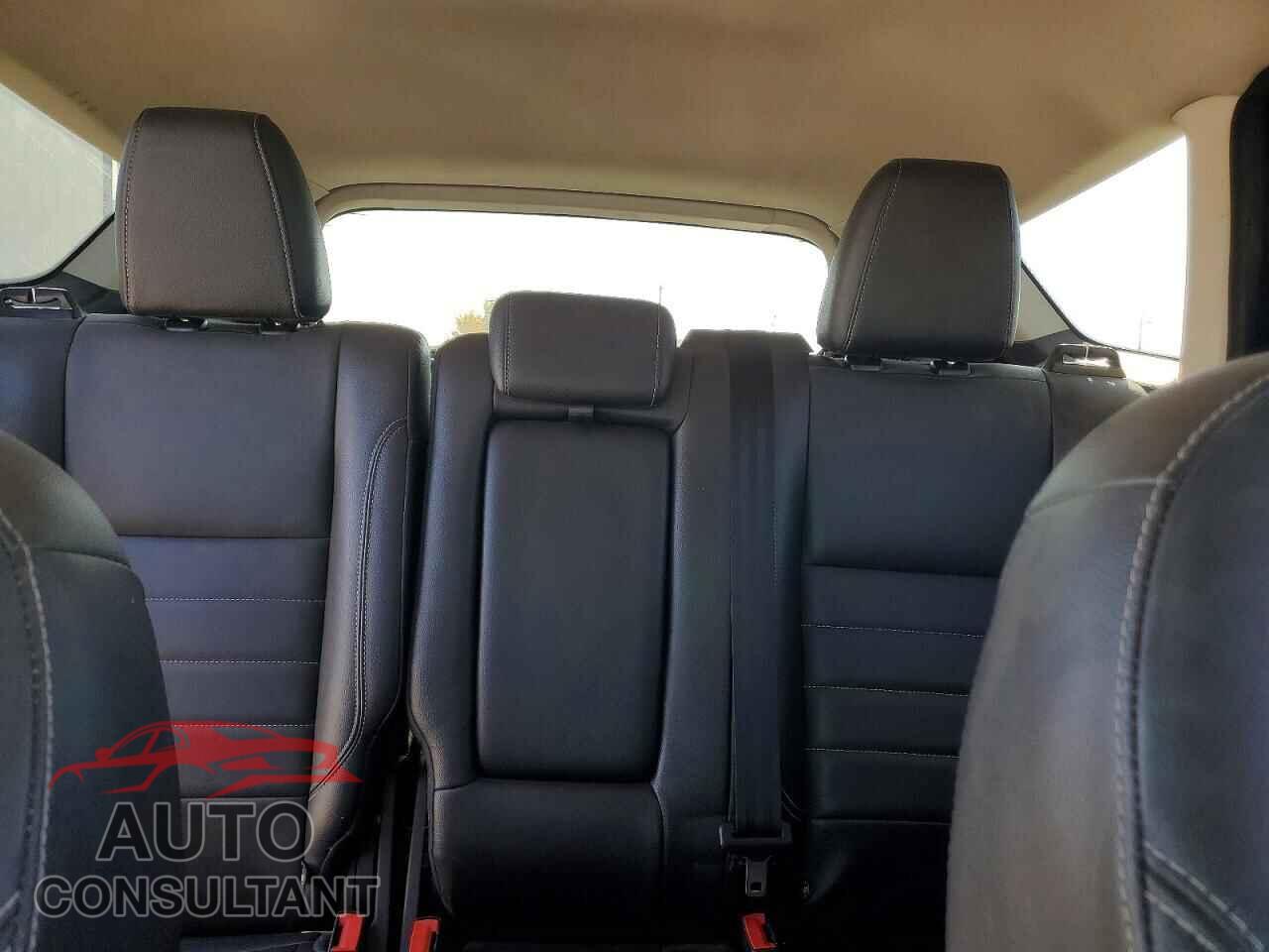 FORD ESCAPE 2015 - 1FMCU9JX5FUA35809