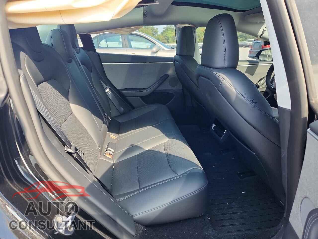 TESLA MODEL 3 2025 - 5YJ3E1EA3SF042138