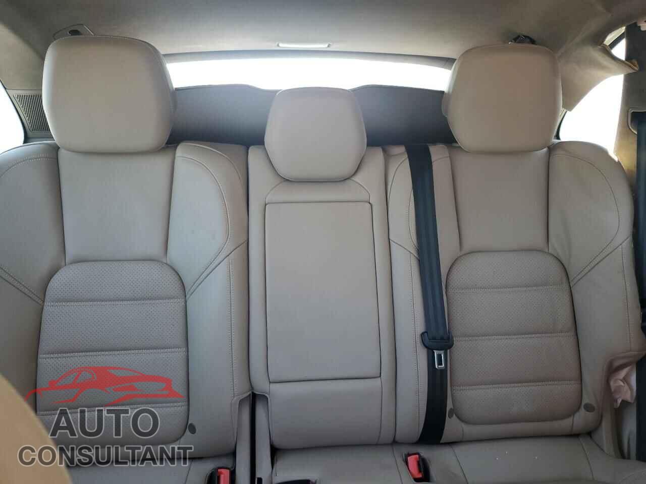 PORSCHE CAYENNE 2012 - WP1AC2A25CLA80341