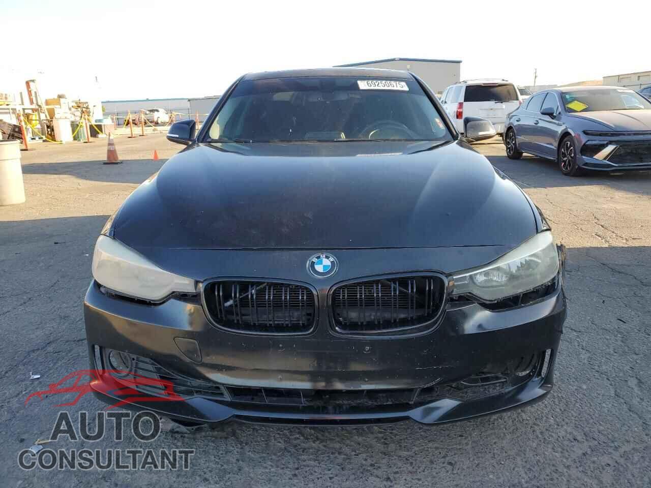 BMW 3 SERIES 2013 - WBA3C1C53DF441722
