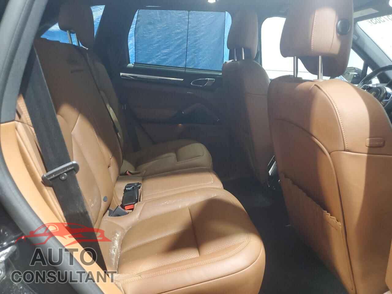 PORSCHE CAYENNE 2018 - WP1AA2A25JKA05583