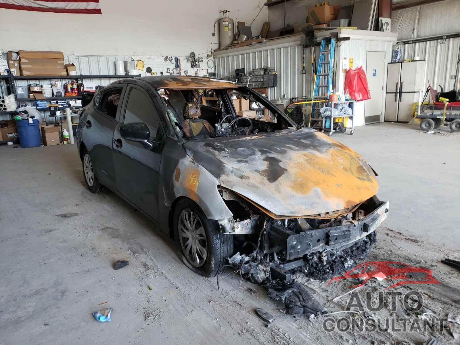 TOYOTA YARIS 2019 - 3MYDLBYV5KY520256