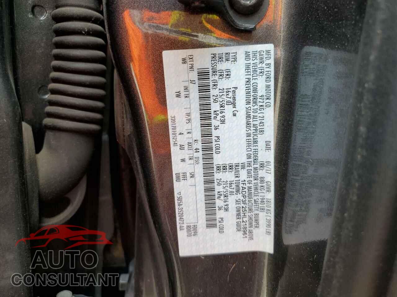 FORD FOCUS 2017 - 1FADP3F25HL218961