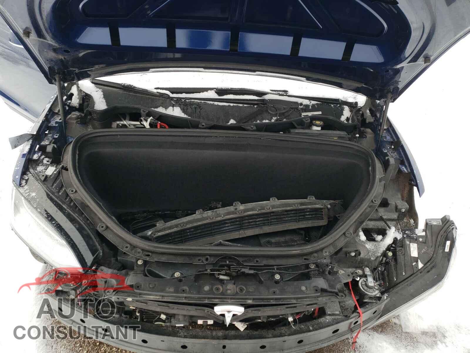 TESLA MODEL X 2017 - 5YJXCBE21HF077016