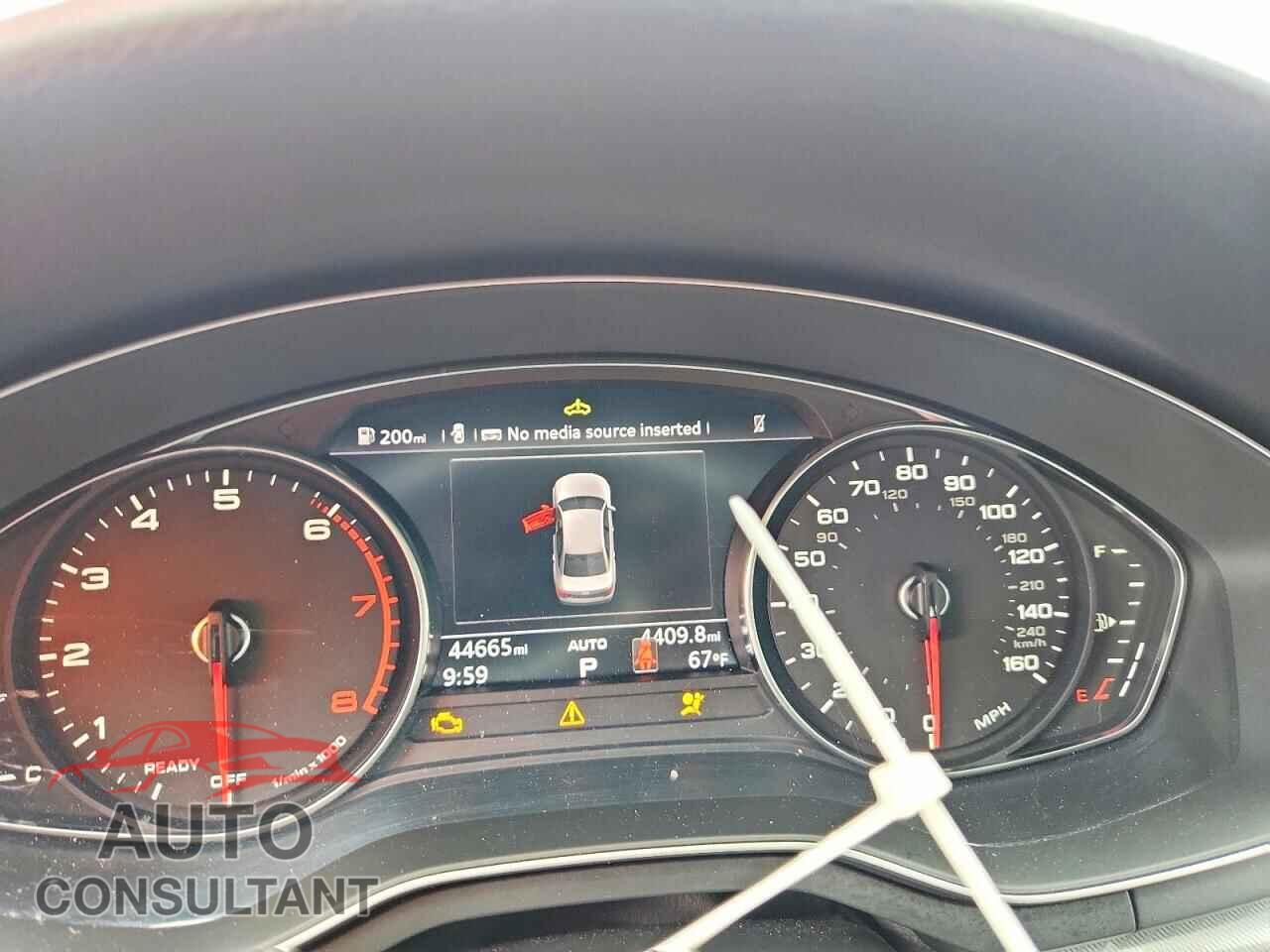 AUDI A4 2018 - WAUDNAF42JA065573