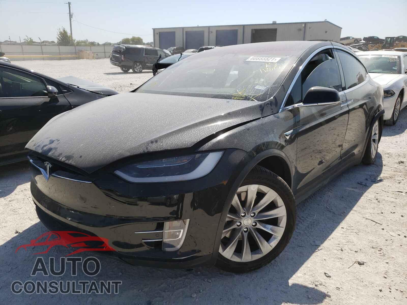 TESLA MODEL X 2018 - 5YJXCAE26JF112875