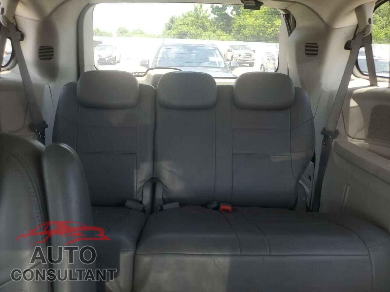 DODGE CARAVAN 2010 - 2D4RN5D13AR450440