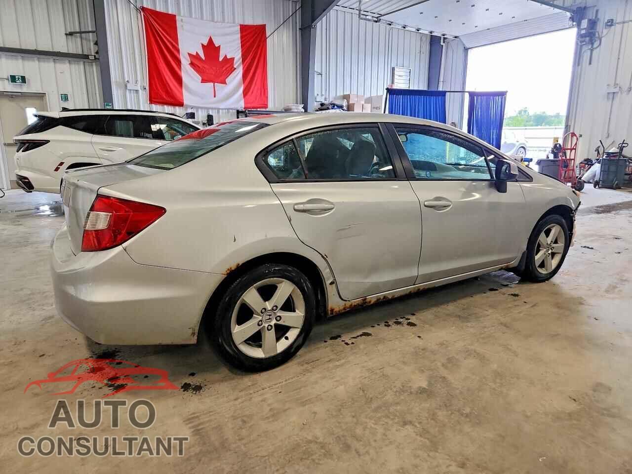 HONDA CIVIC 2012 - 2HGFB2E47CH016855