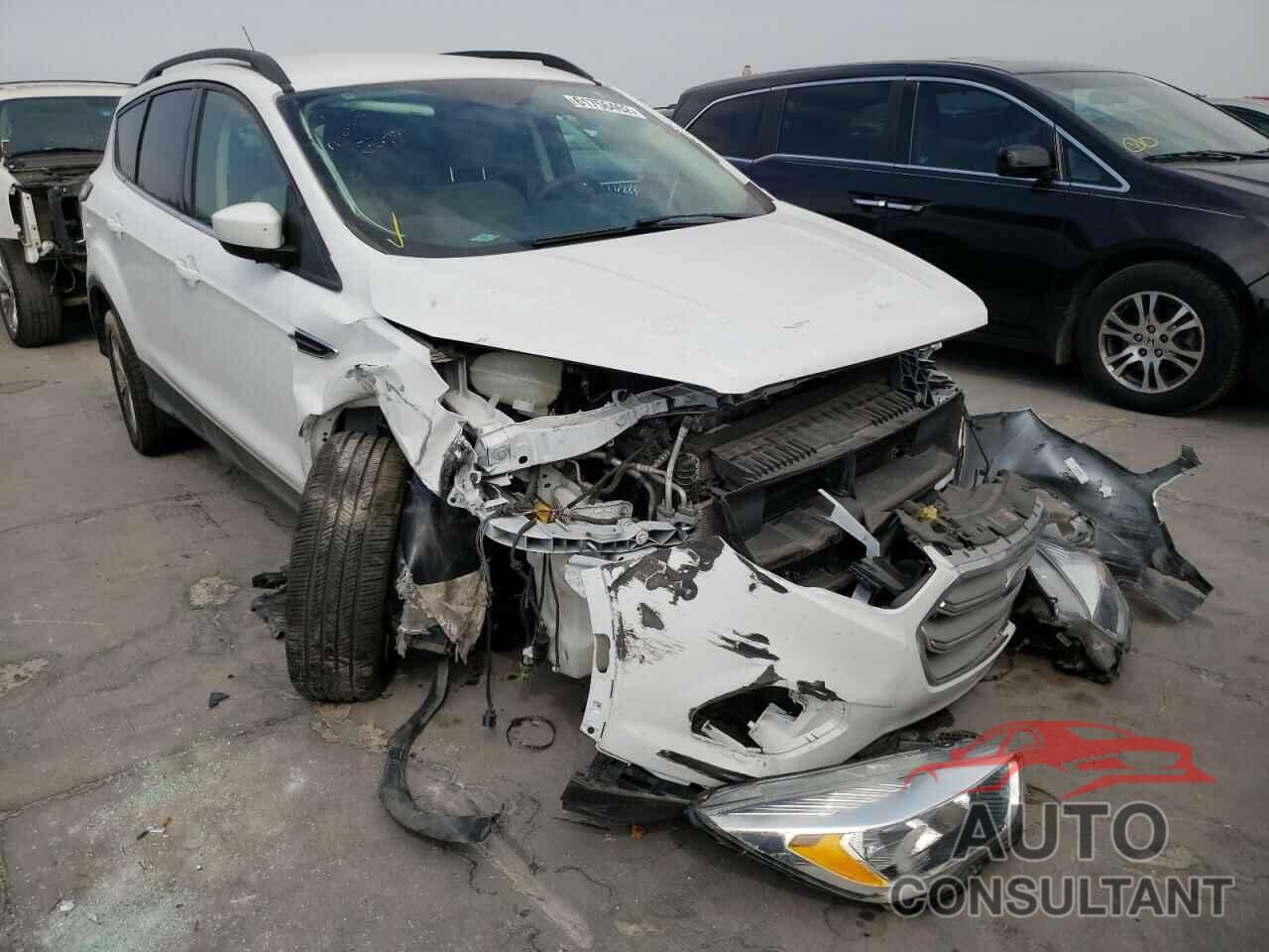 FORD ESCAPE 2018 - 1FMCU0GD6JUB31644