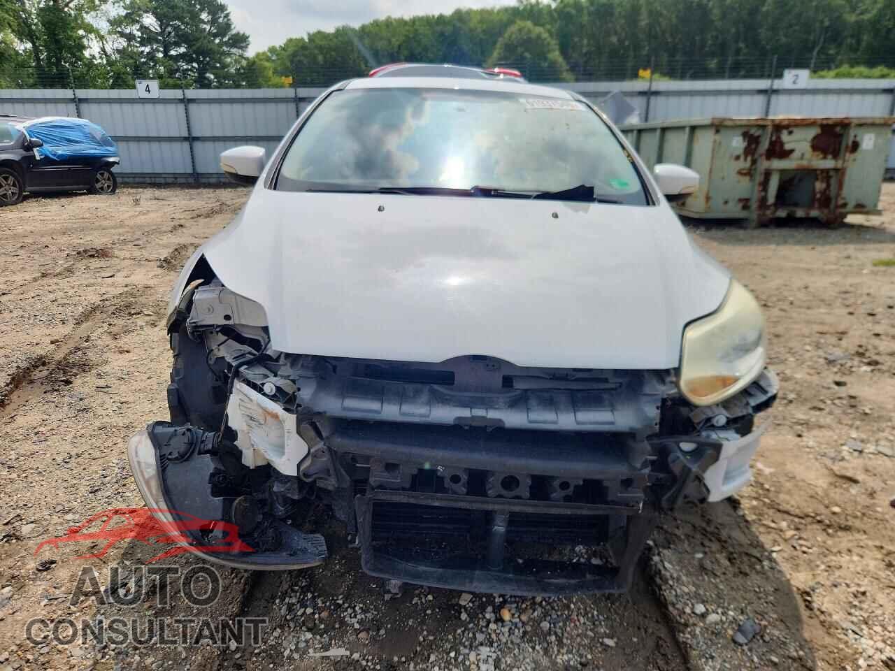 FORD FOCUS 2014 - 1FADP3F21EL421776