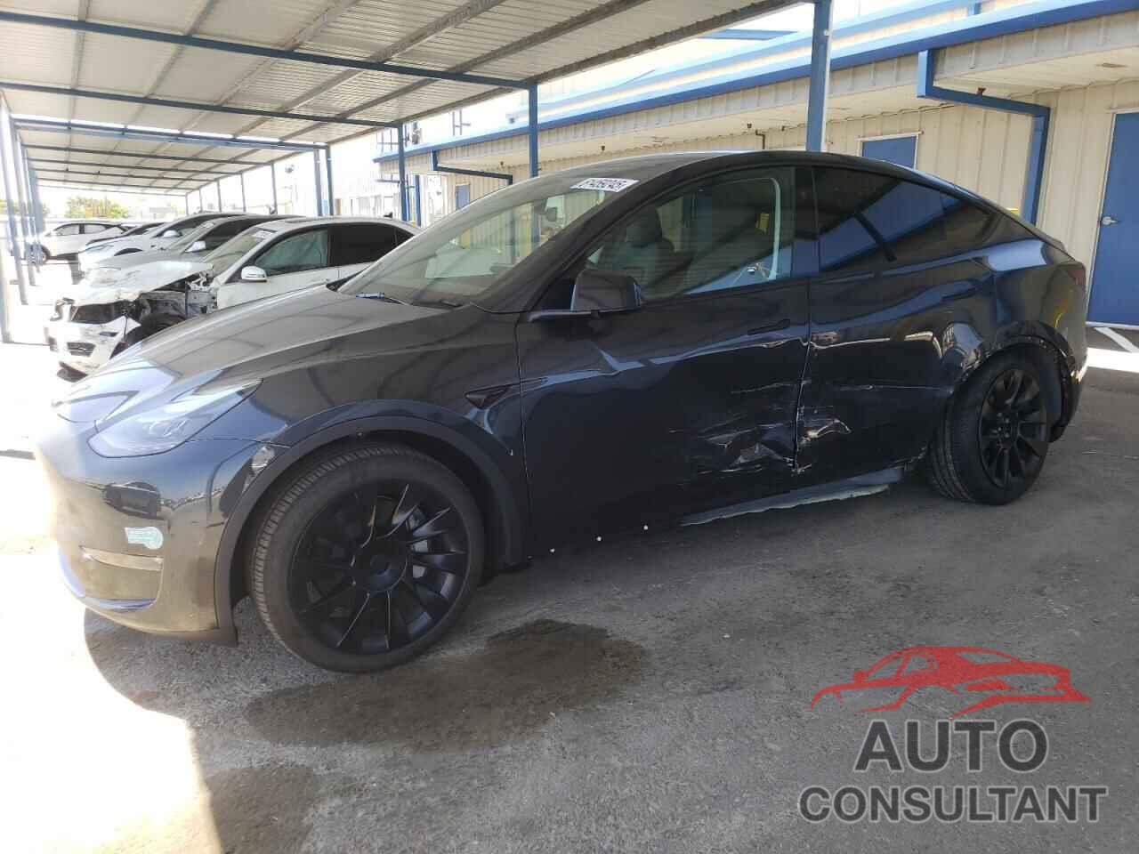 TESLA MODEL Y 2025 - 7SAYGAEE3SF245892