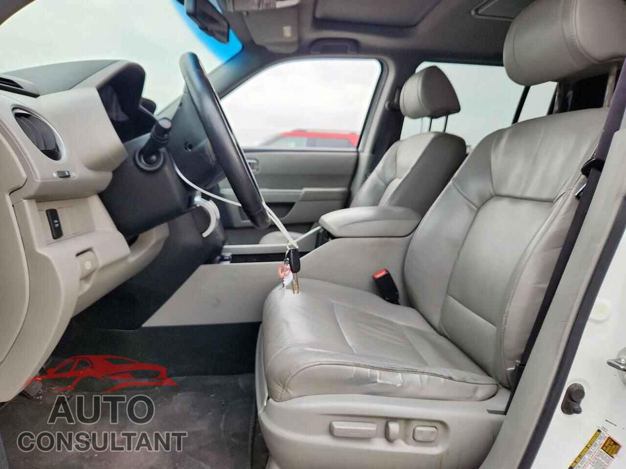 HONDA PILOT 2011 - 5FNYF3H68BB046272