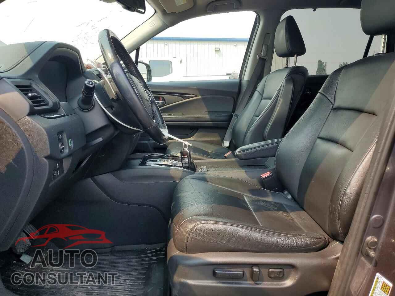 HONDA PILOT 2016 - 5FNYF6H90GB075199