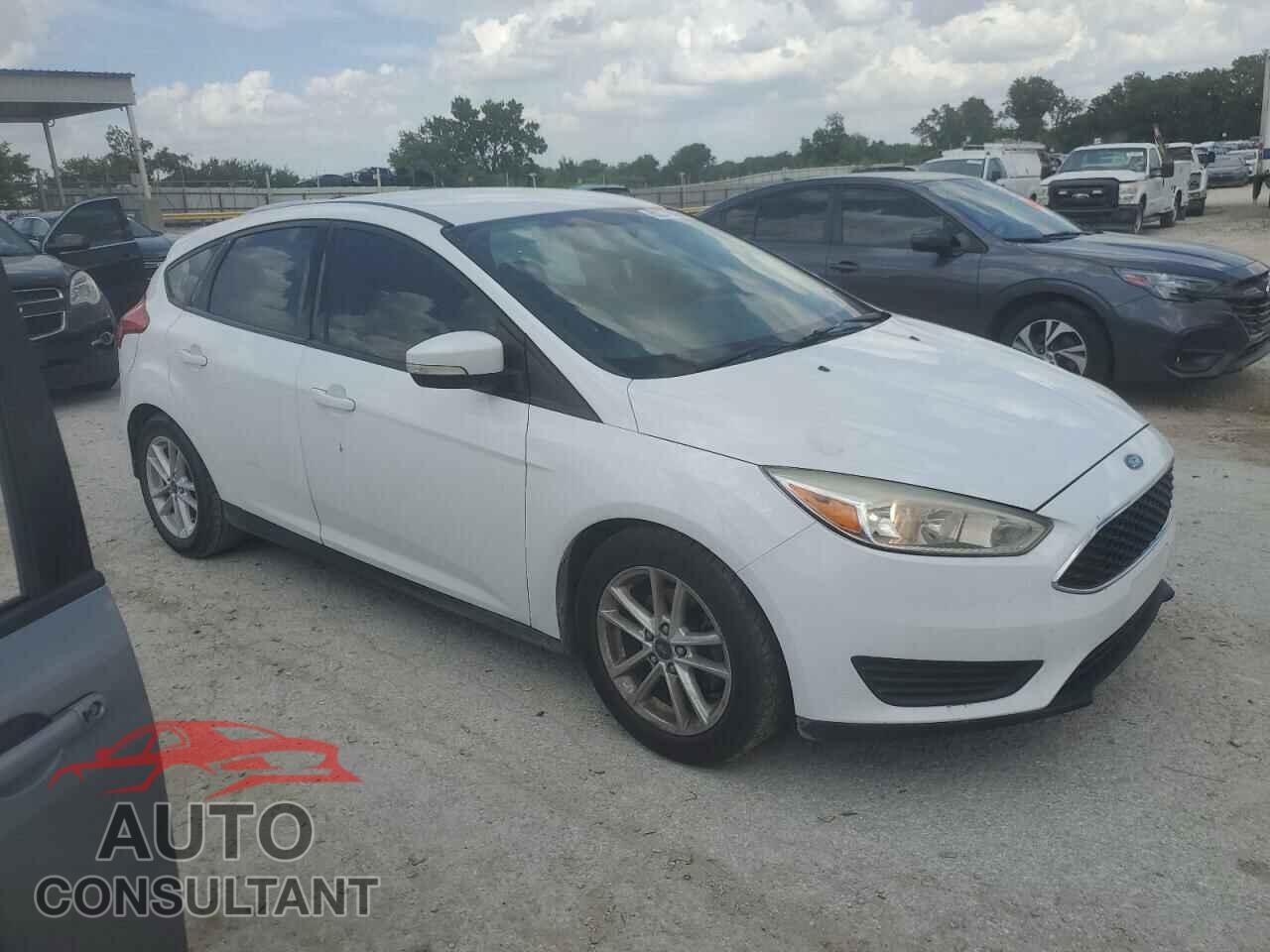 FORD FOCUS 2017 - 1FADP3K23HL244819
