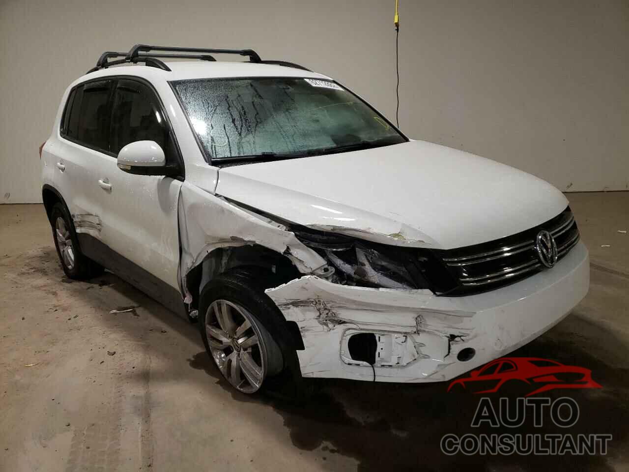 VOLKSWAGEN TIGUAN 2016 - WVGBV7AX4GW583478