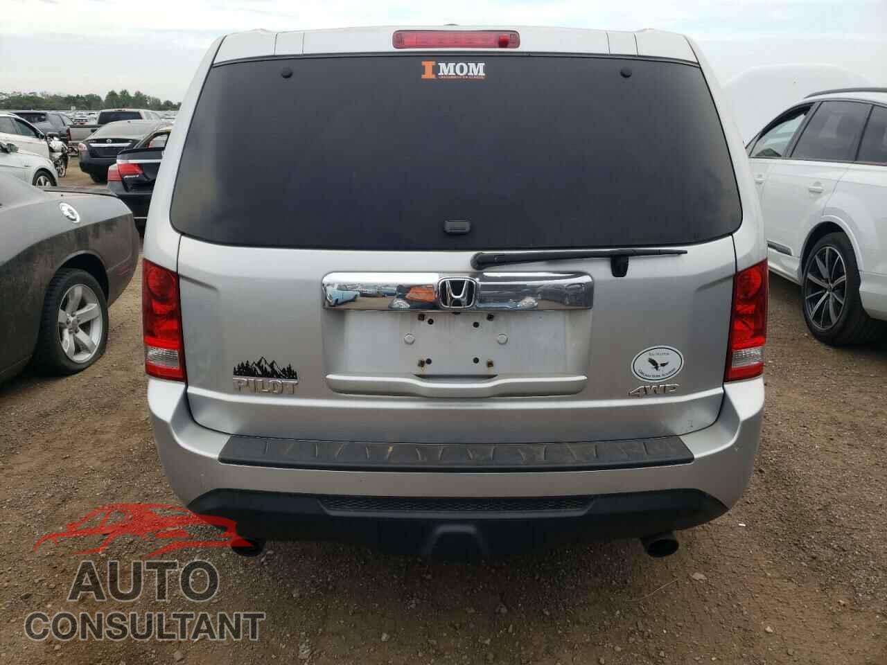 HONDA PILOT 2015 - 5FNYF4H58FB009287