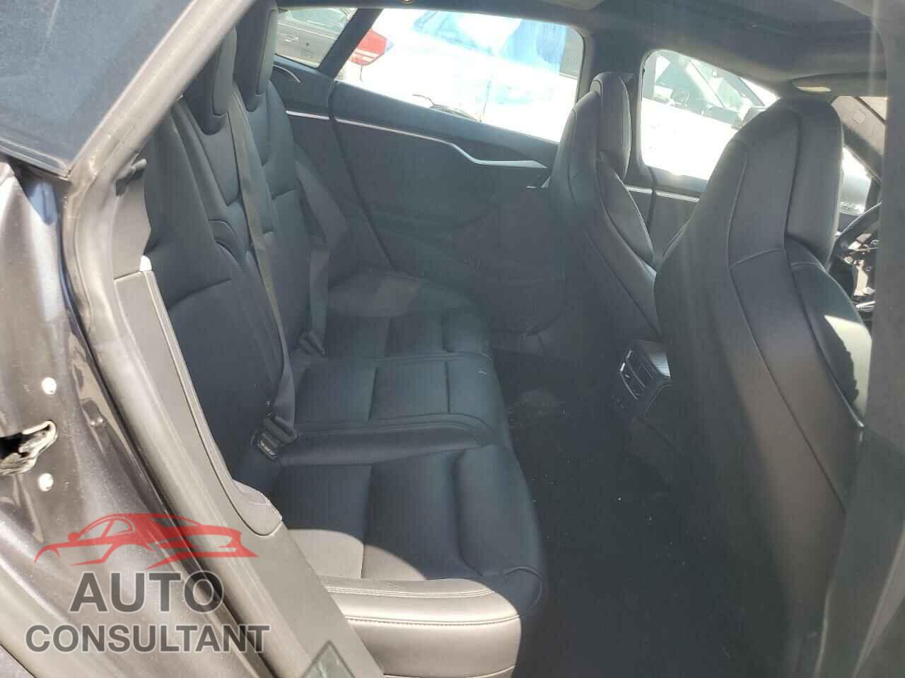 TESLA MODEL S 2017 - 5YJSA1E25HF215845