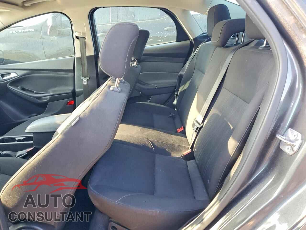 FORD FOCUS 2018 - 1FADP3FE3JL321764
