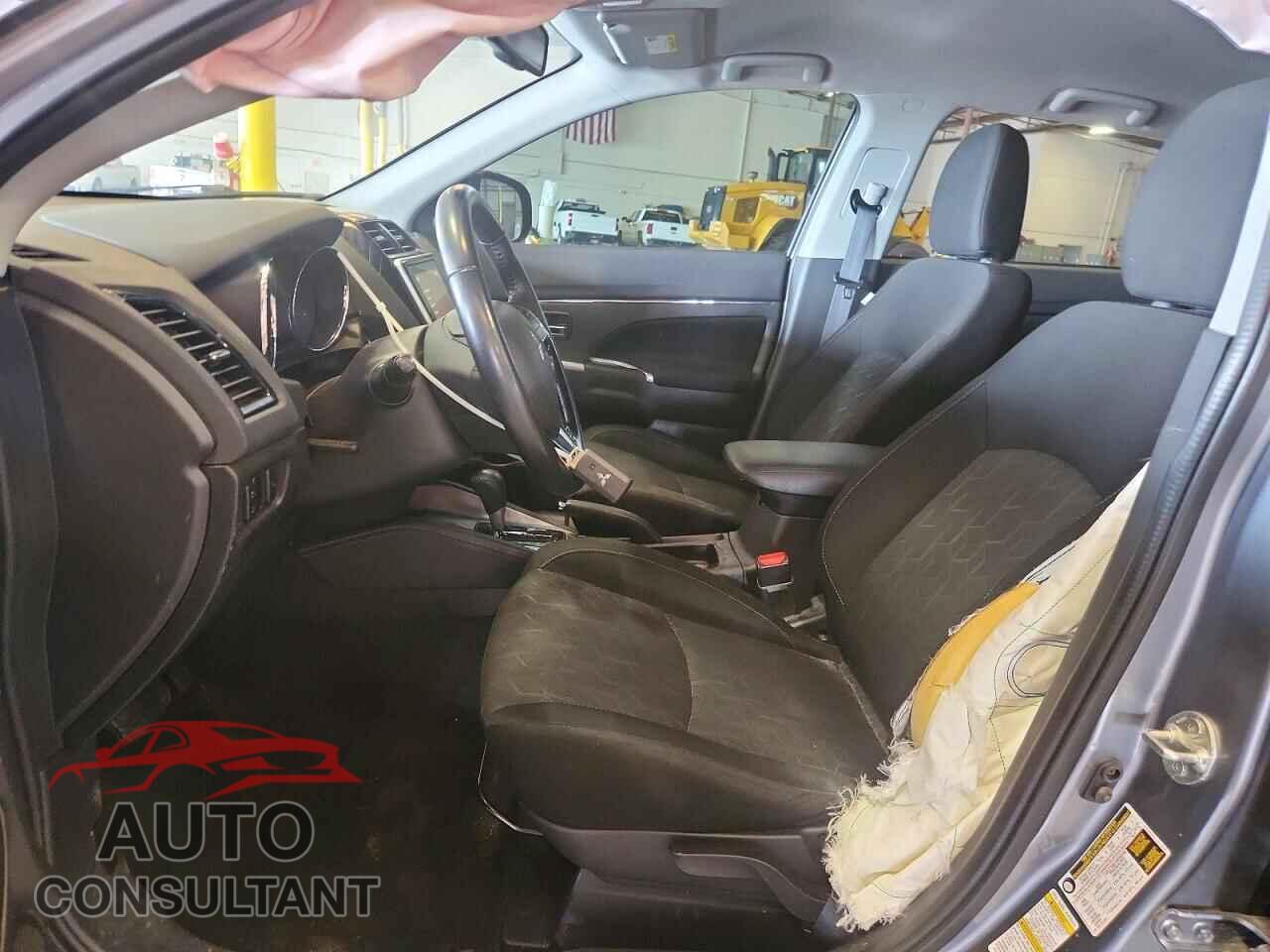 MITSUBISHI OUTLANDER 2020 - JA4AR3AU2LU018357