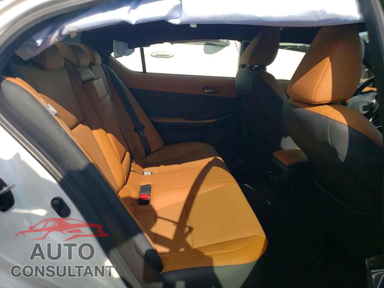 LEXUS IS 2021 - JTHC81F29M5045319