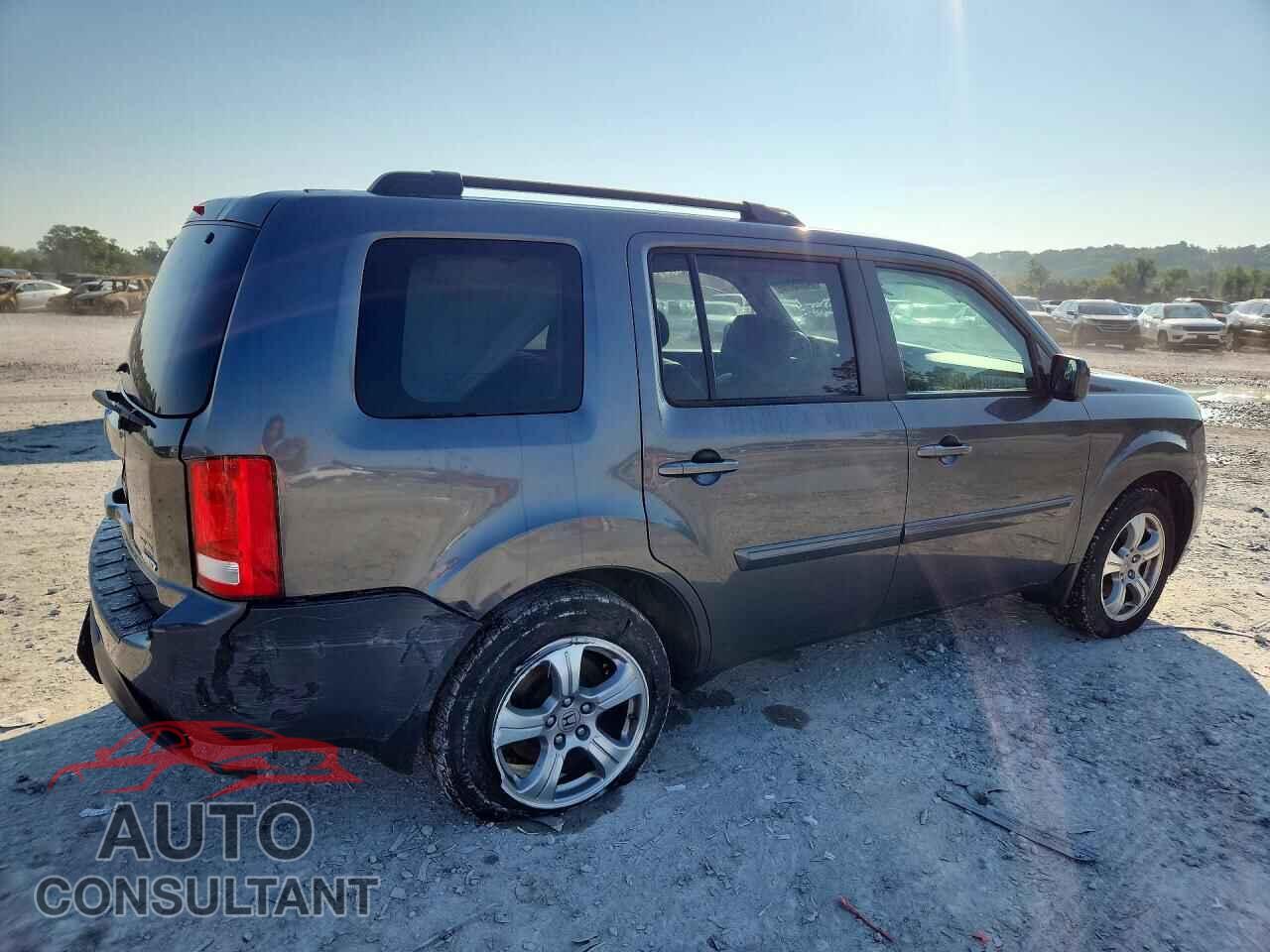 HONDA PILOT 2013 - 5FNYF4H52DB008598