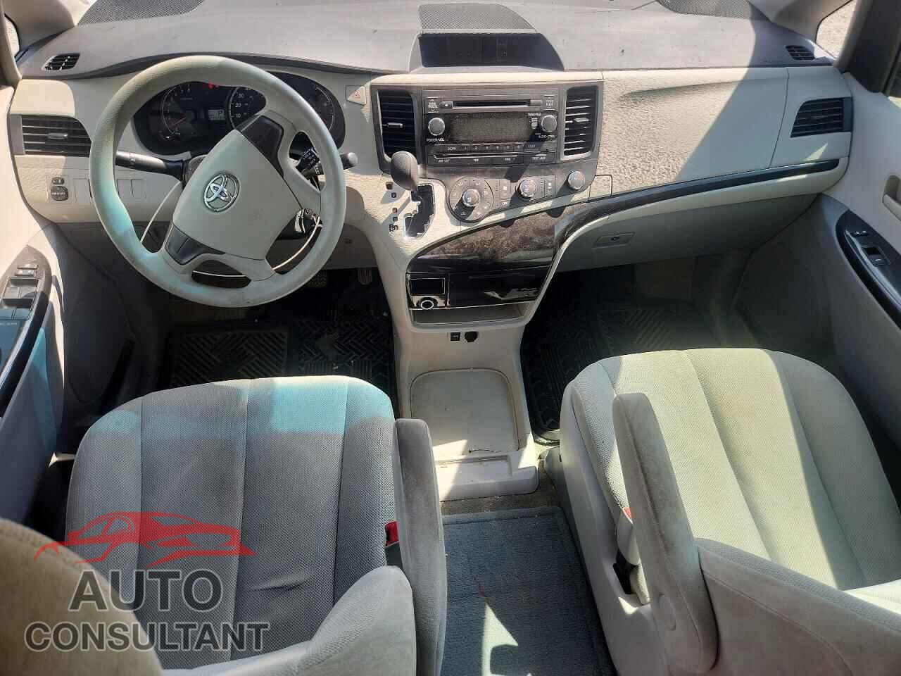 TOYOTA SIENNA 2013 - 5TDZK3DC8DS398536