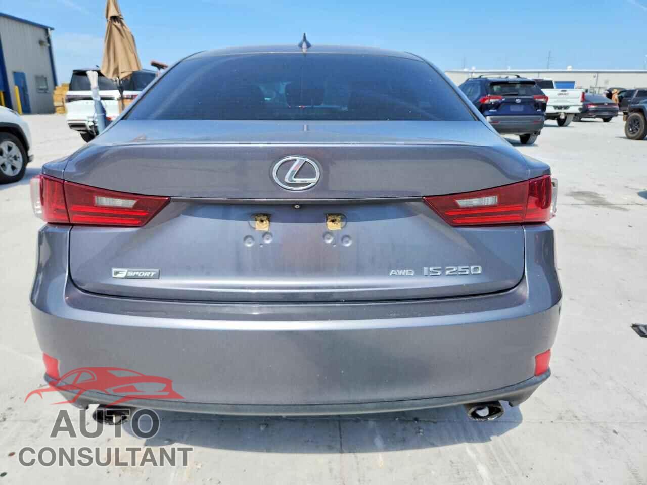 LEXUS IS 2015 - JTHCF1D24F5017553