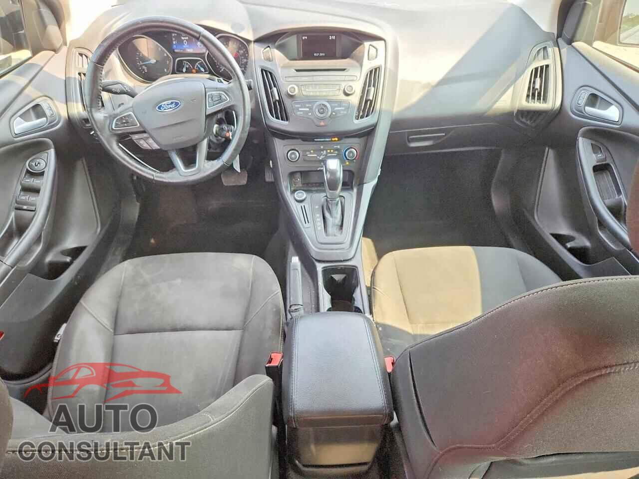 FORD FOCUS 2015 - 1FADP3F24FL237885