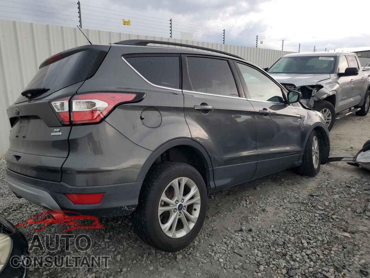 FORD ESCAPE 2017 - 1FMCU0GD7HUB96237