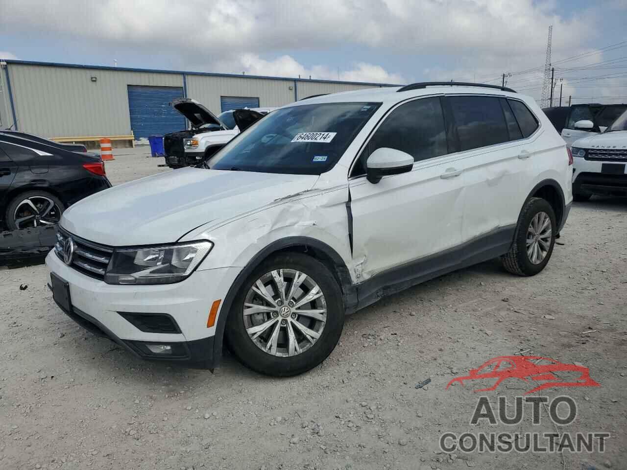 VOLKSWAGEN TIGUAN 2018 - 3VV3B7AX0JM026626