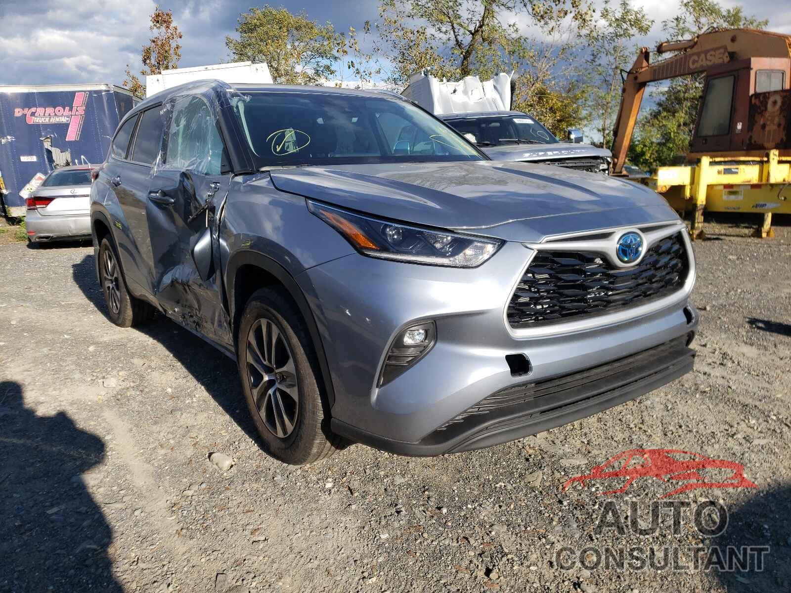 TOYOTA HIGHLANDER 2021 - 5TDGBRCH4MS043516