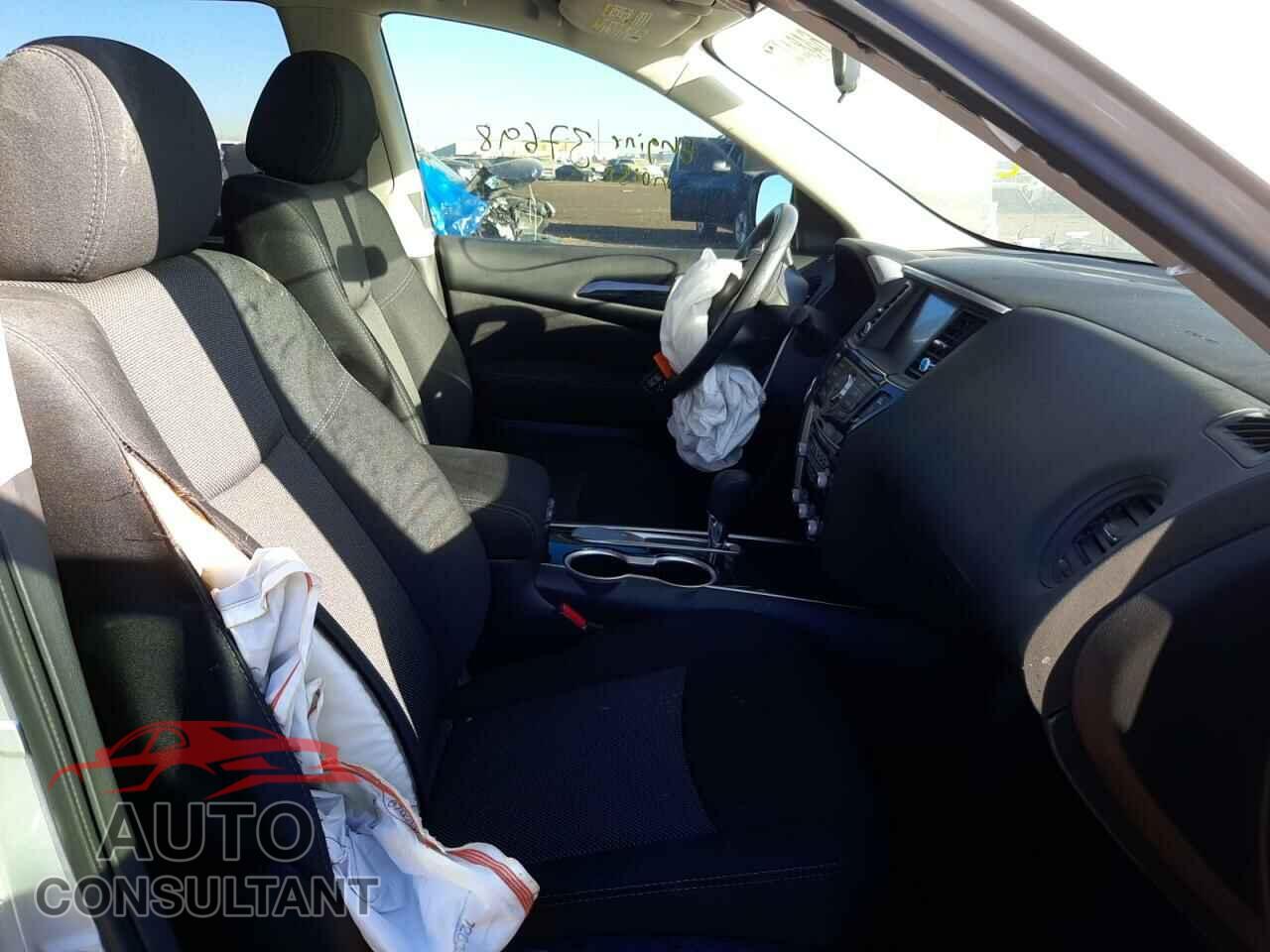 NISSAN PATHFINDER 2017 - 5N1DR2MN0HC912321
