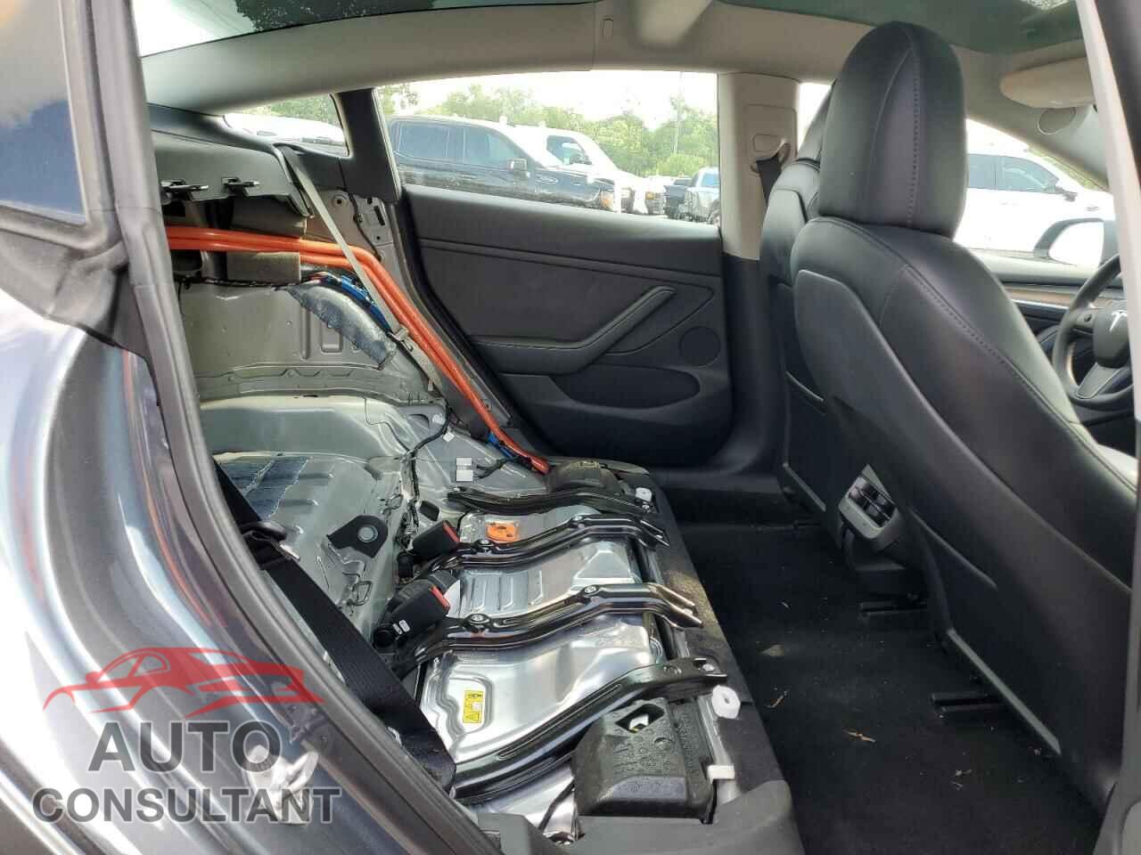 TESLA MODEL 3 2022 - 5YJ3E1EA6NF301676