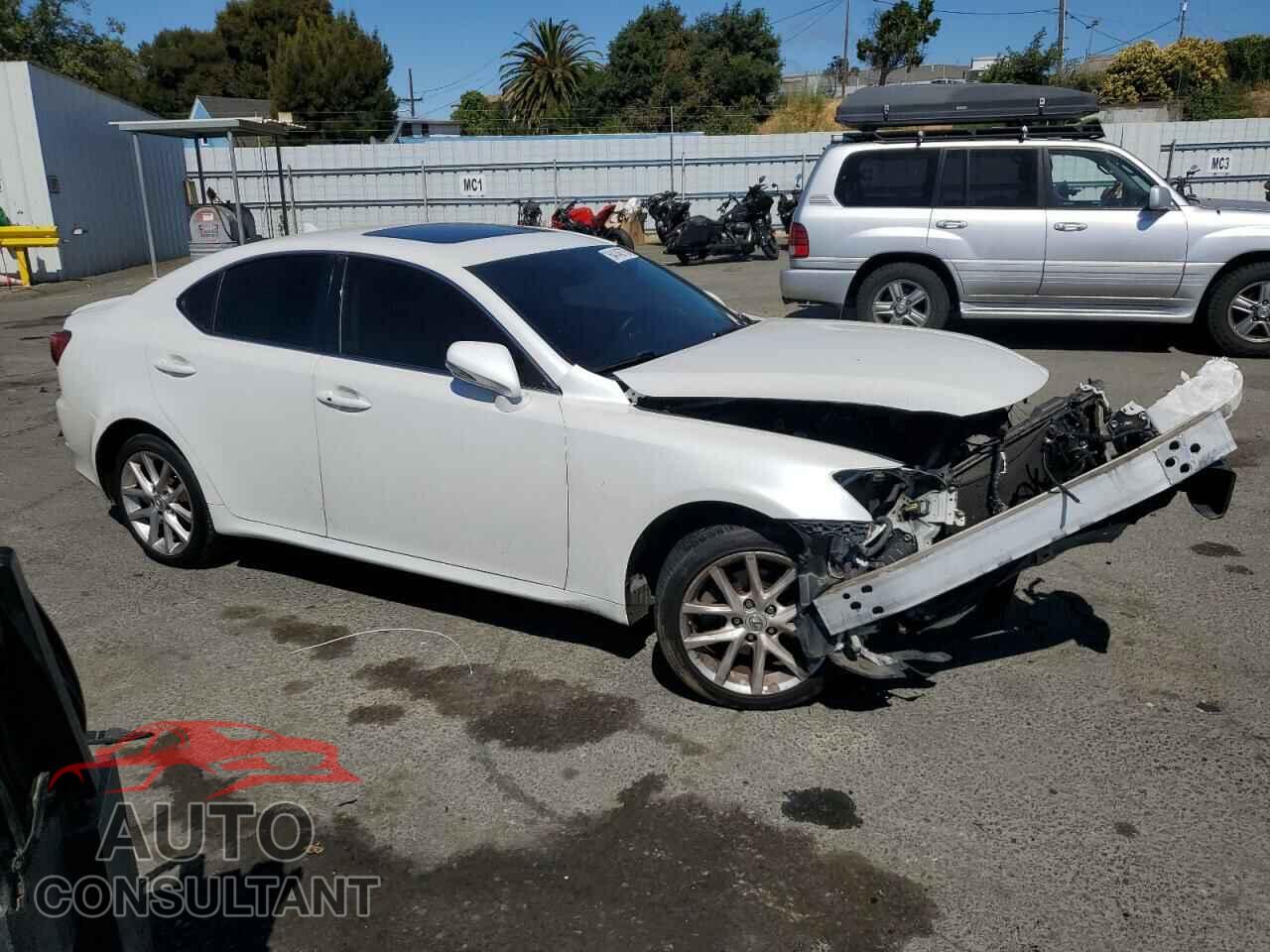 LEXUS IS 2011 - JTHCF5C20B5048799