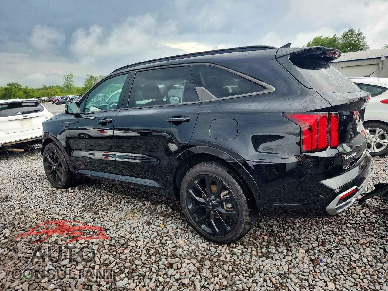 KIA SORENTO 2023 - 5XYRK4LF2PG207616