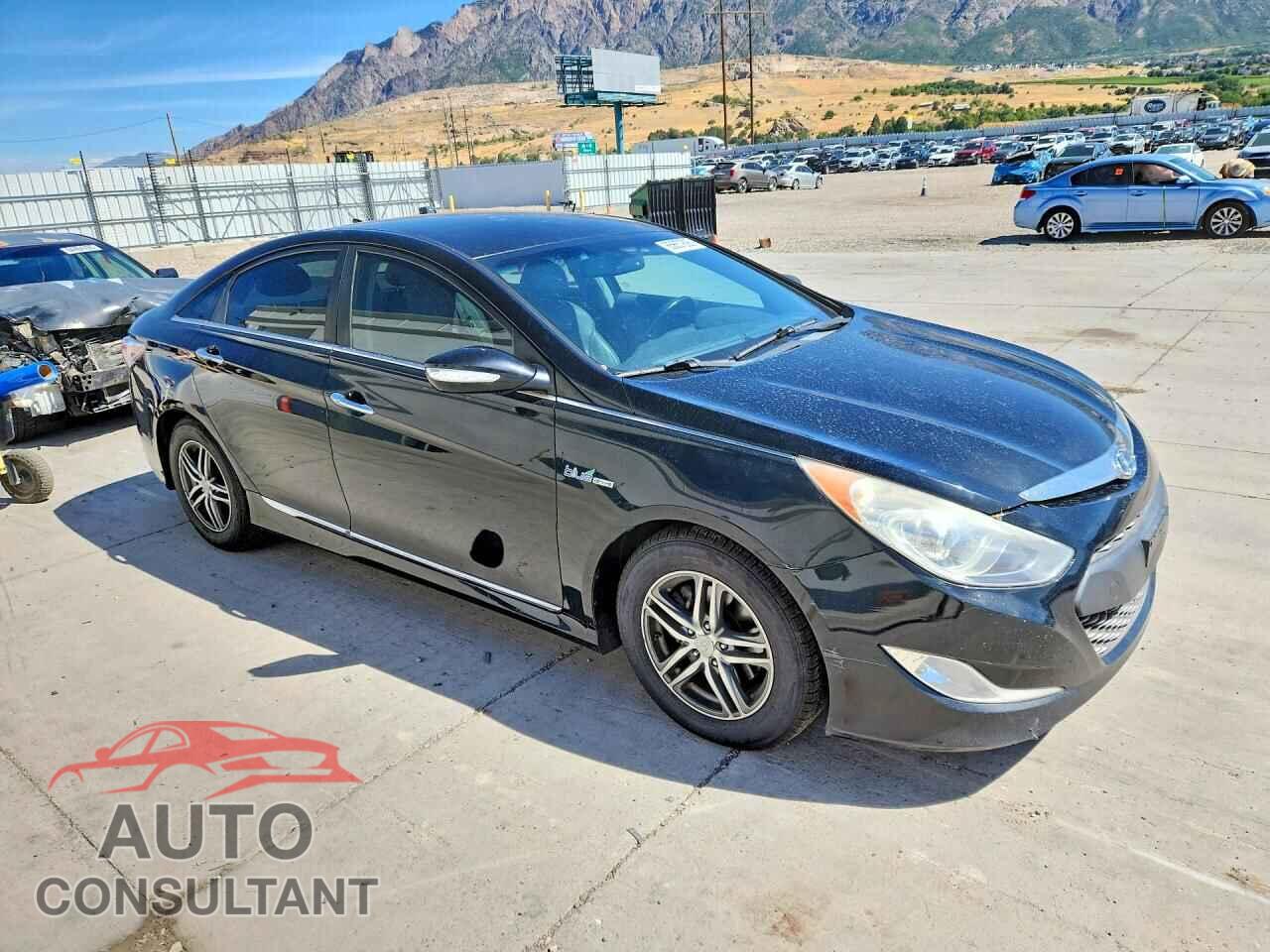 HYUNDAI SONATA 2012 - KMHEC4A46CA042012