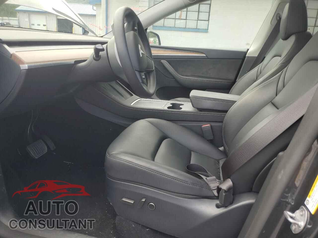 TESLA MODEL Y 2024 - 7SAYGAEE4RF089971